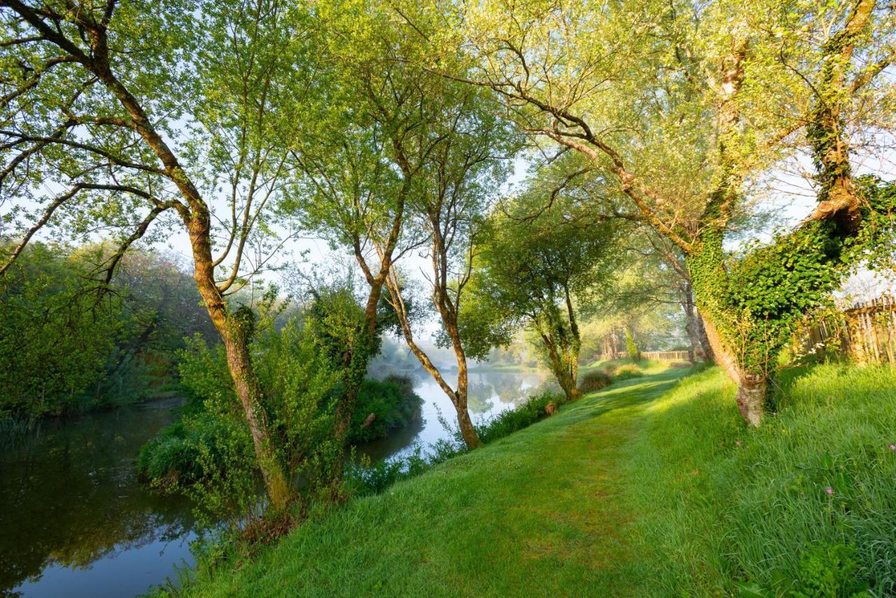 Our Goldfinch 1- Sleeps 2 Persons- Private Hot Tub-Pet Friendly-Tranquil Holiday Away From It All Yet Not Far From St Austell- The Holiday Home Has One Bedroom, Living And Dining Area, Equipped Kitchen-Decking-Outdoor Furniture-Fishing Lakes And More Grampound Exterior foto