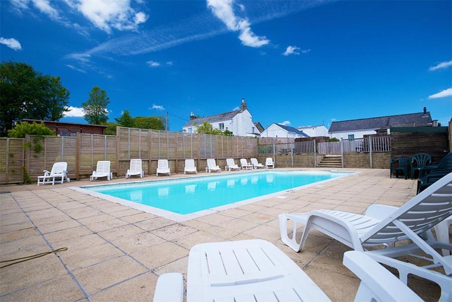 Our Goldfinch 1- Sleeps 2 Persons- Private Hot Tub-Pet Friendly-Tranquil Holiday Away From It All Yet Not Far From St Austell- The Holiday Home Has One Bedroom, Living And Dining Area, Equipped Kitchen-Decking-Outdoor Furniture-Fishing Lakes And More Grampound Exterior foto